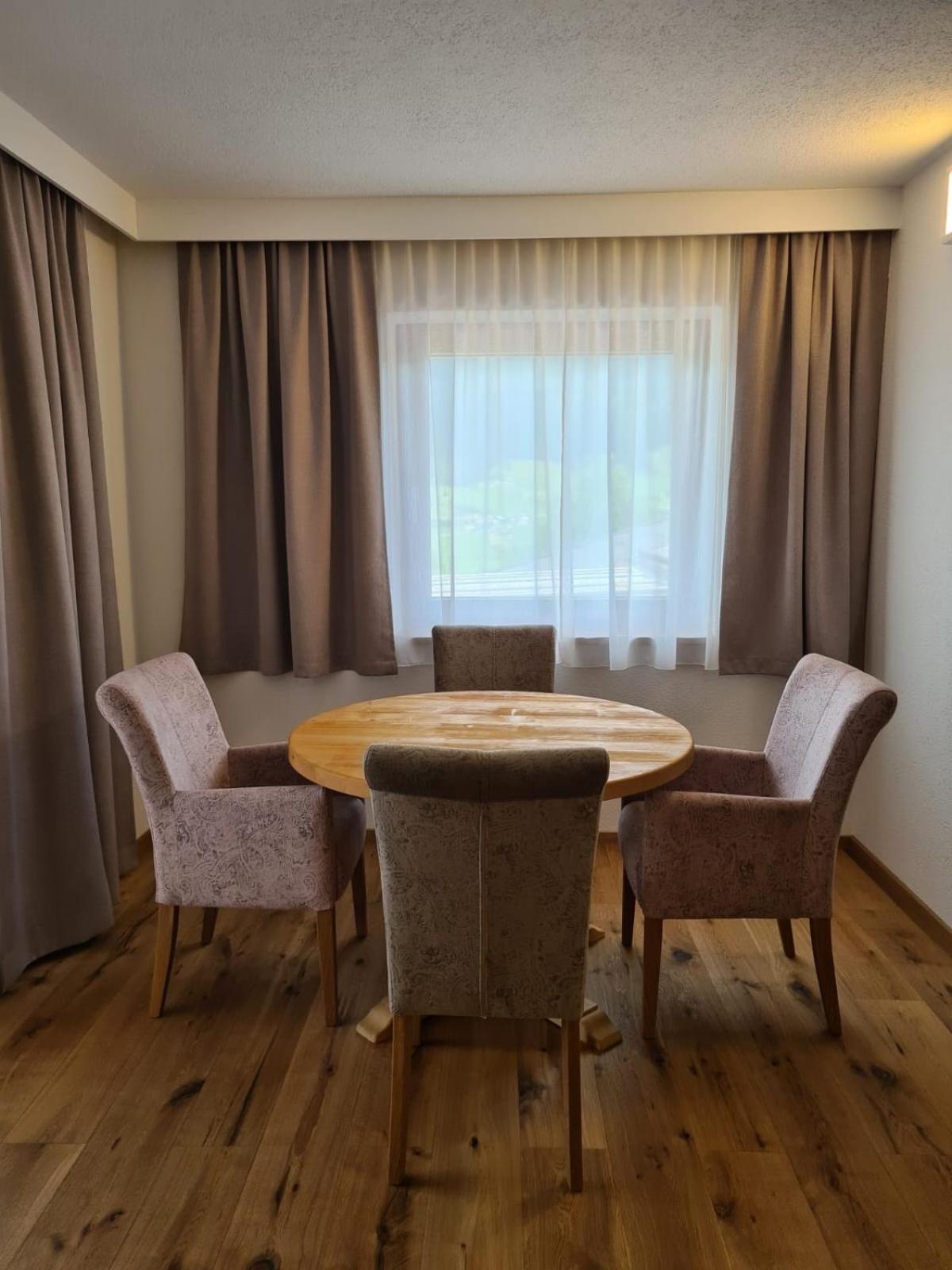 Apartment Huter Єрценс Екстер'єр фото